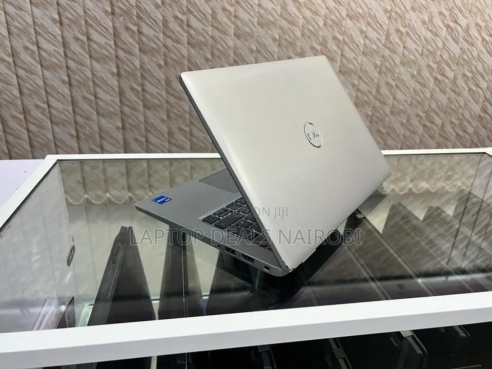Laptop Dell Latitude 5400 16GB Intel Core I7 HDD+SSD 256GB