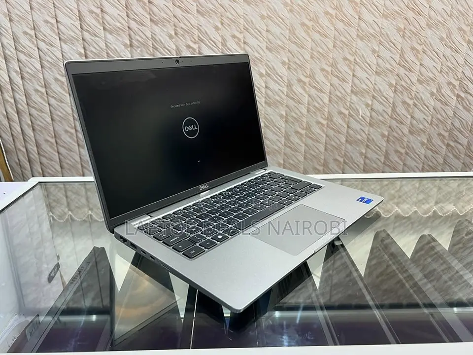 Laptop Dell Latitude 5400 16GB Intel Core I7 HDD+SSD 256GB