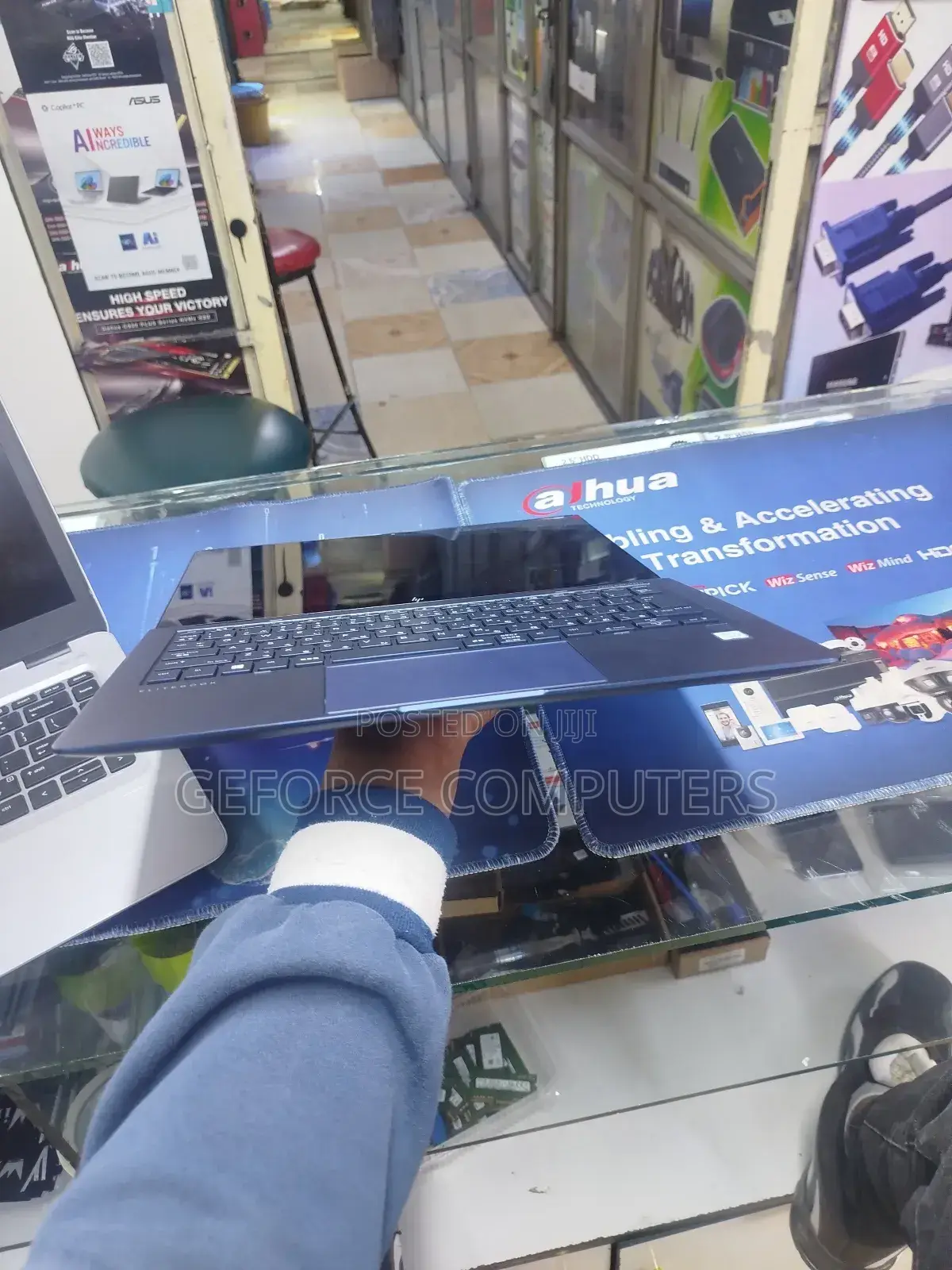 Laptop HP Elite Dragonfly X360 8th Gen 8GB Intel Core I5 SSD 256GB