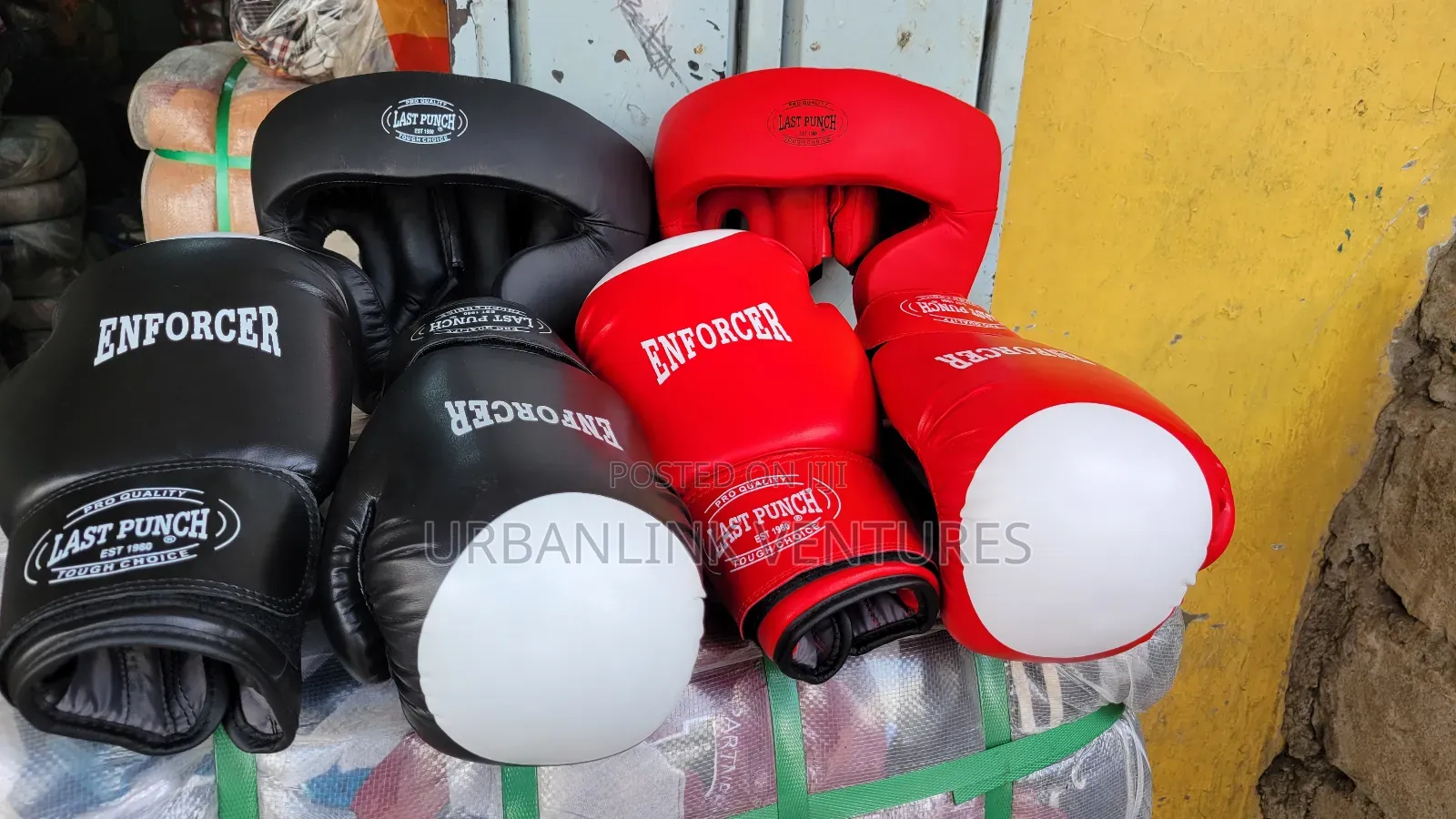 Boxing Gear Gloves/ Headgear