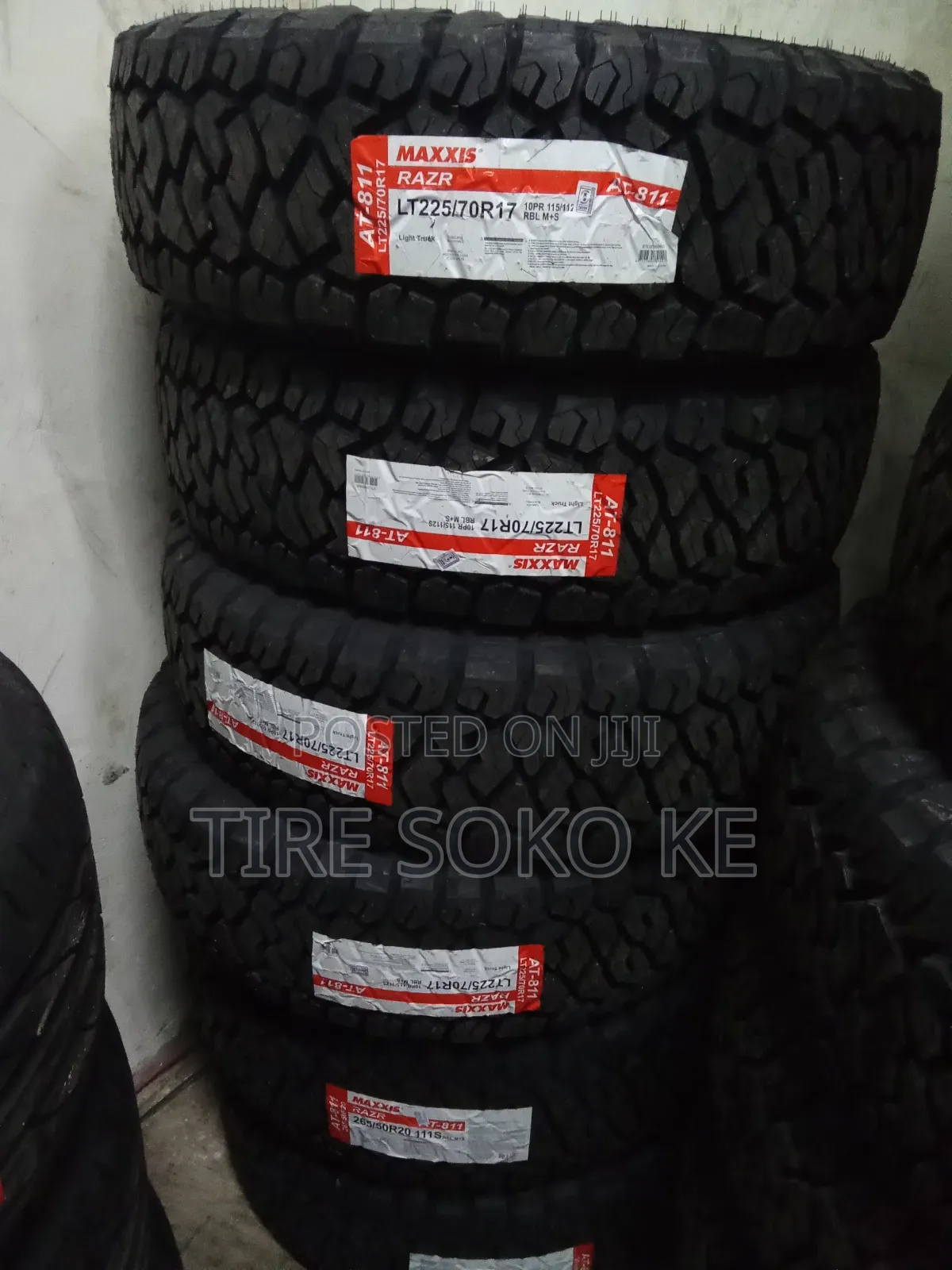 225/70r17 Maxxis Razr At811