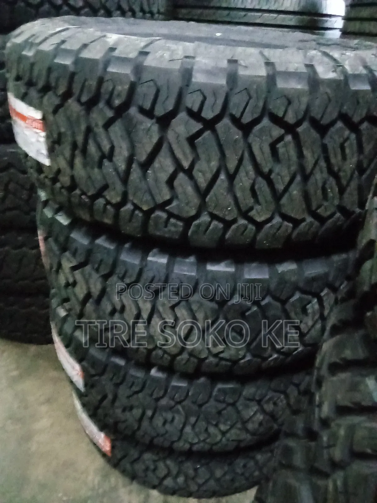 285/65r18 Maxxis Razr At811