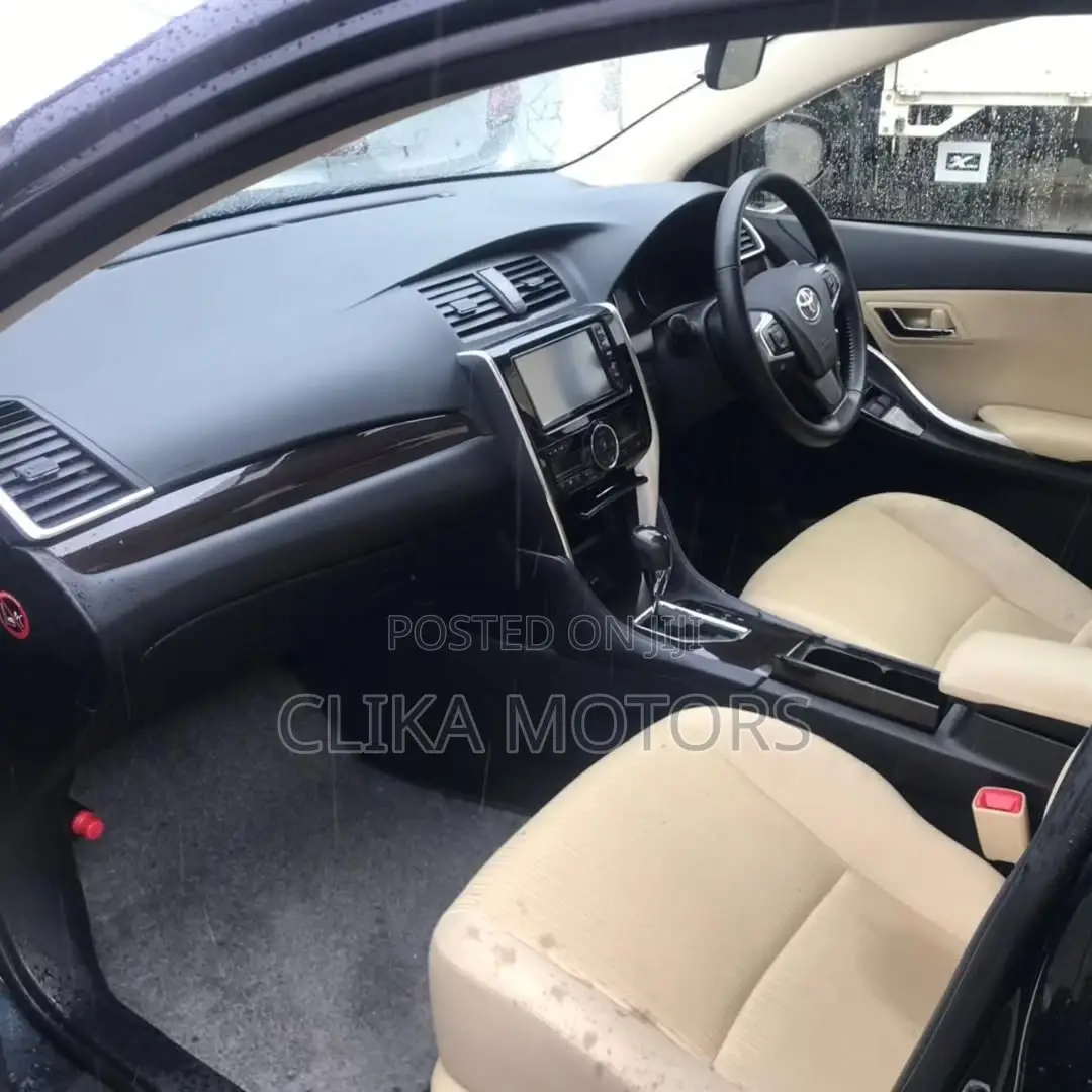 Toyota Premio 1.8 AWD 2018 Black