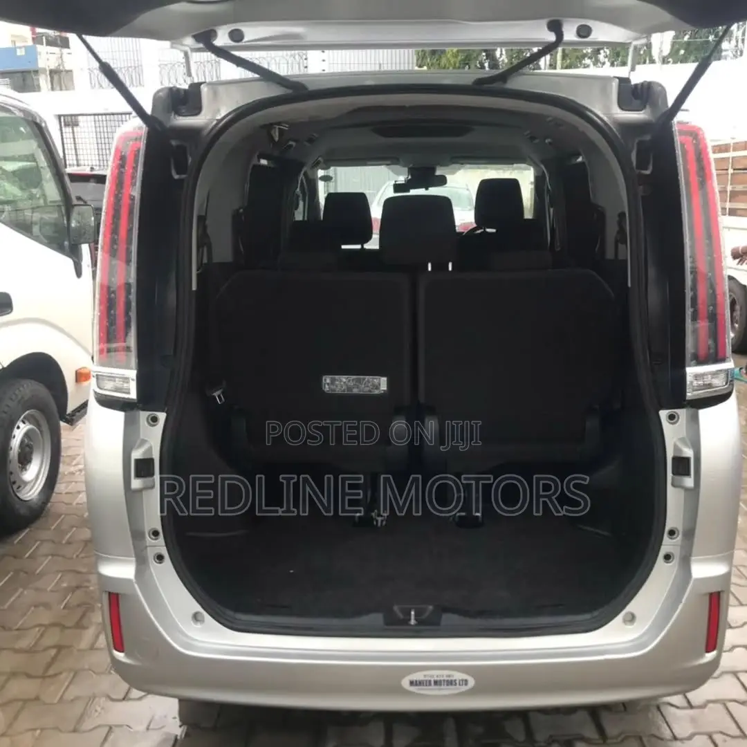 Toyota Noah 2.0 AWD (7 Seater) 2019 Silver