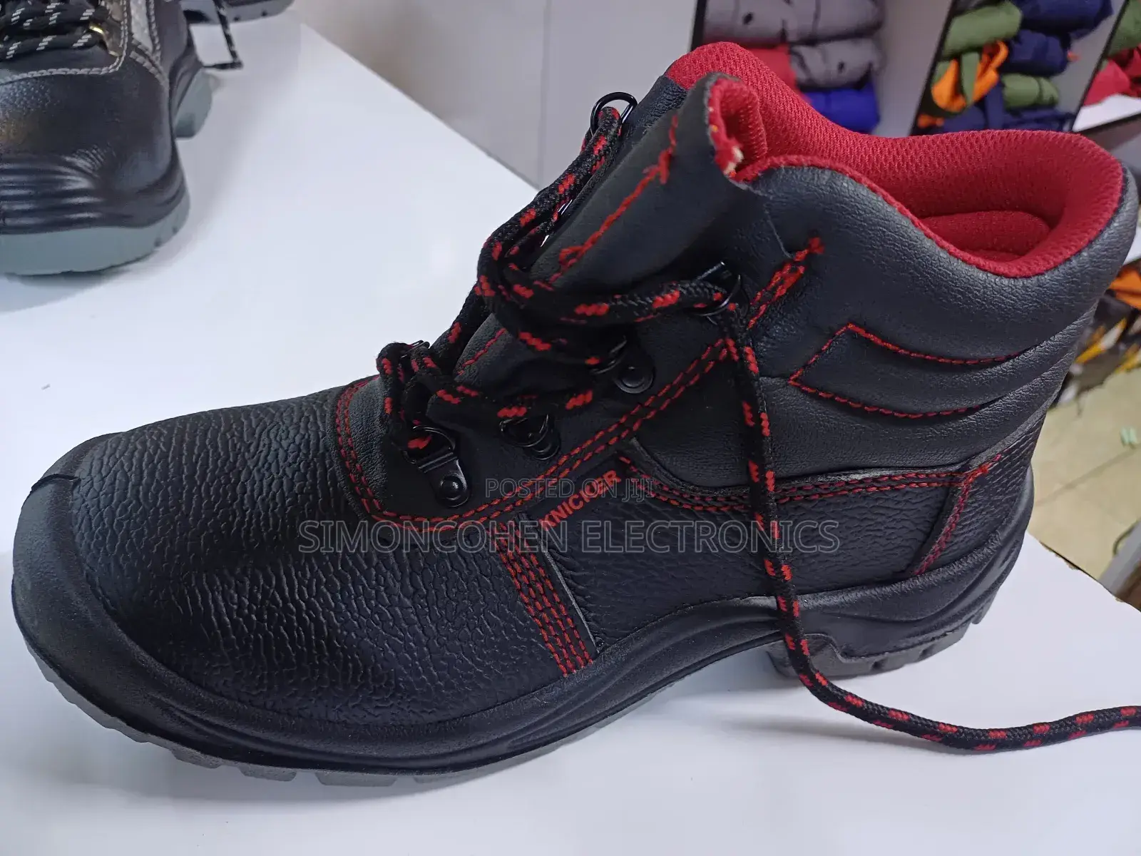 Knicker Safety Shoes