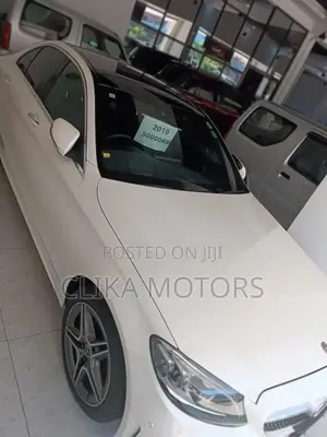 Mercedes-Benz C200 2019 Pearl