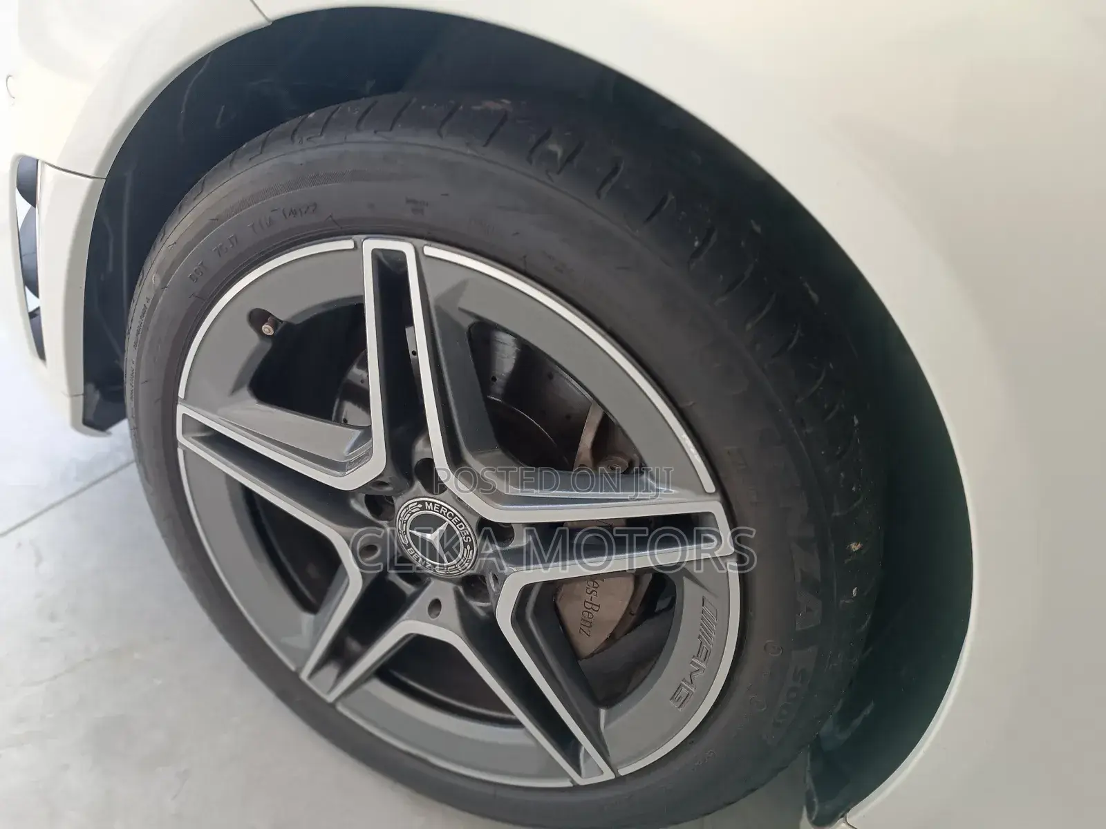 Mercedes-Benz C200 2019 Pearl