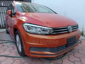 Volkswagen Touran 2018 Orange