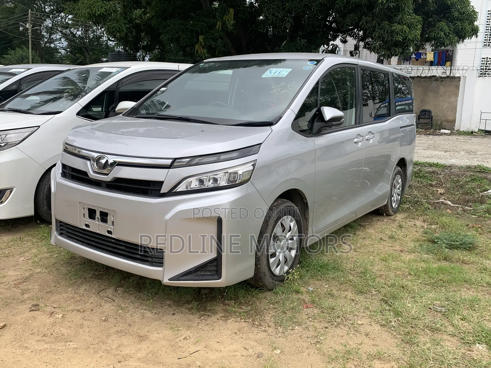 Toyota Voxy 2018 Silver