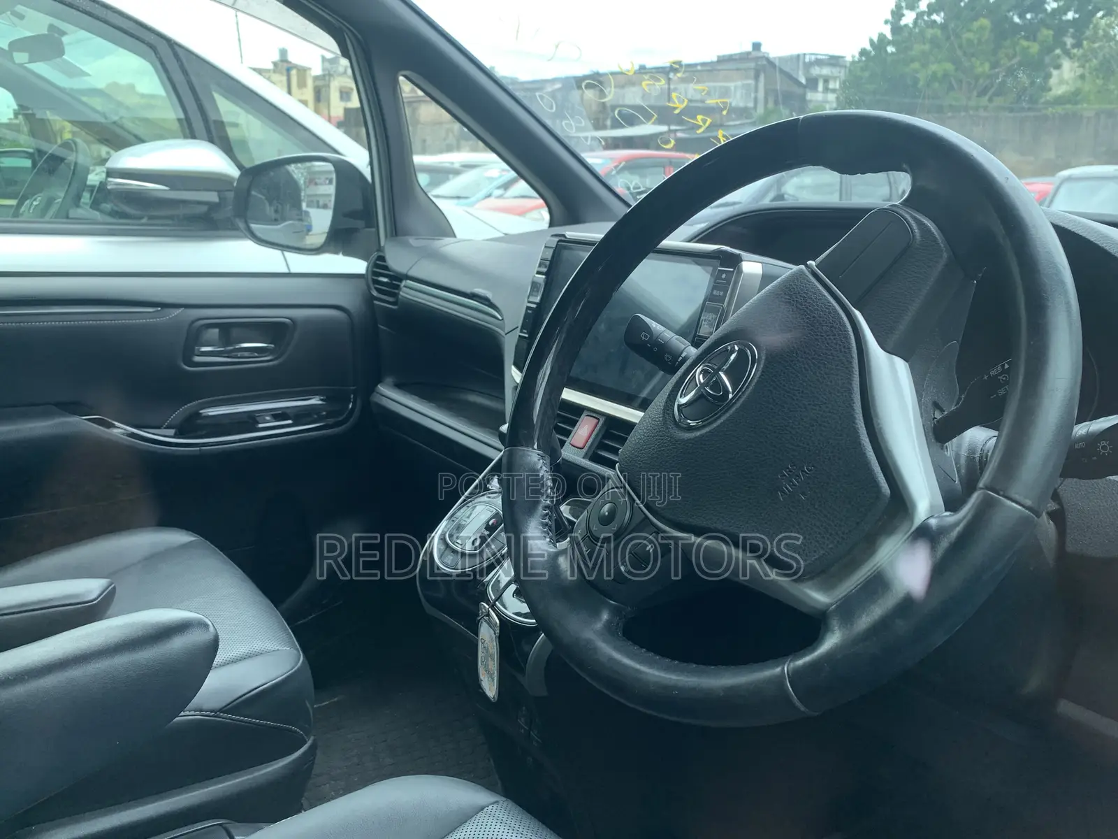 Toyota Esquire 2.0 FWD (7 seater) 2018 Pearl