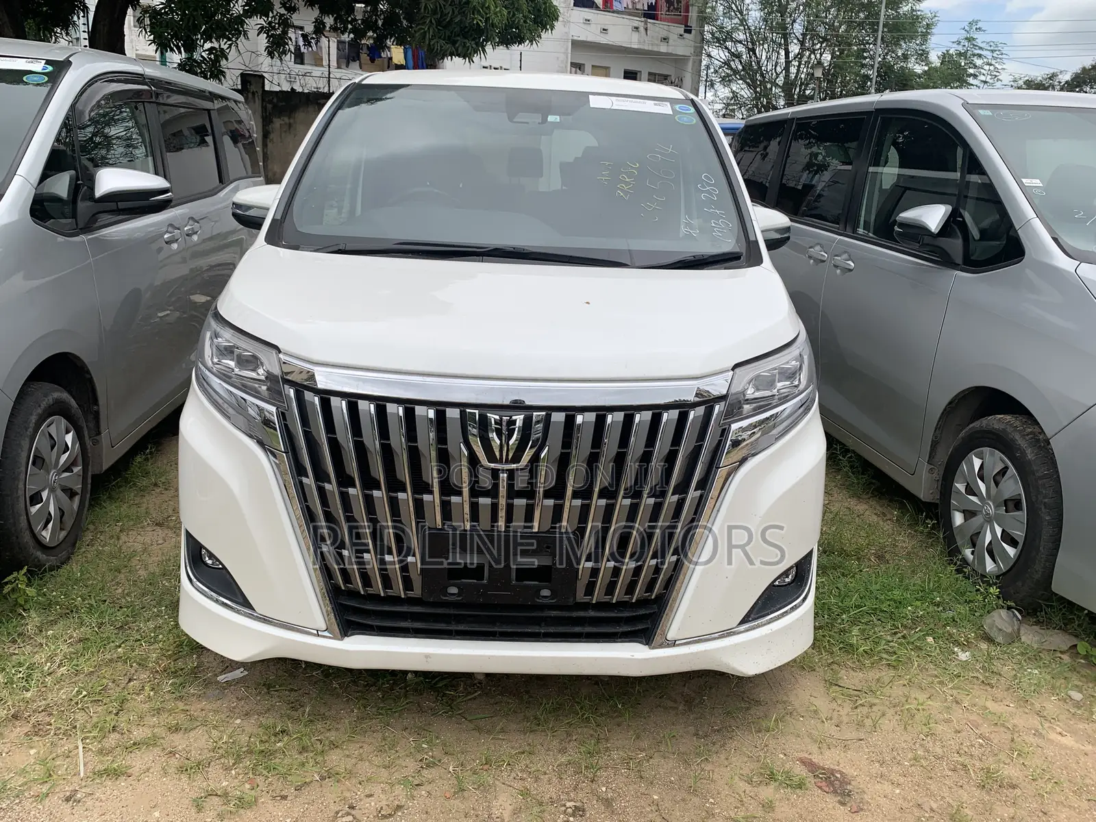 Toyota Esquire 2.0 FWD (7 seater) 2018 Pearl