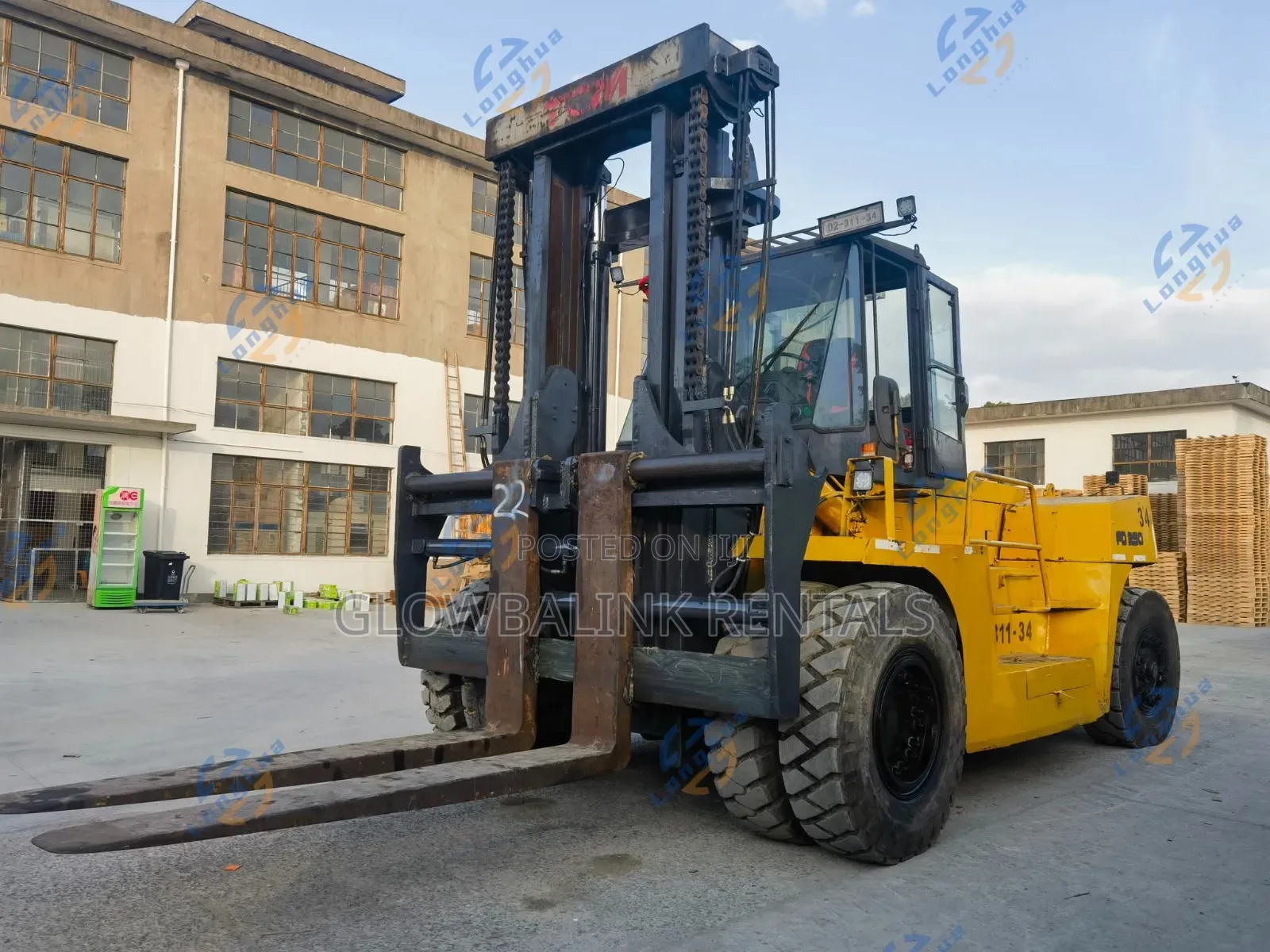 16-Ton Forklift for Hire – Heavy Lifting Made Easy!