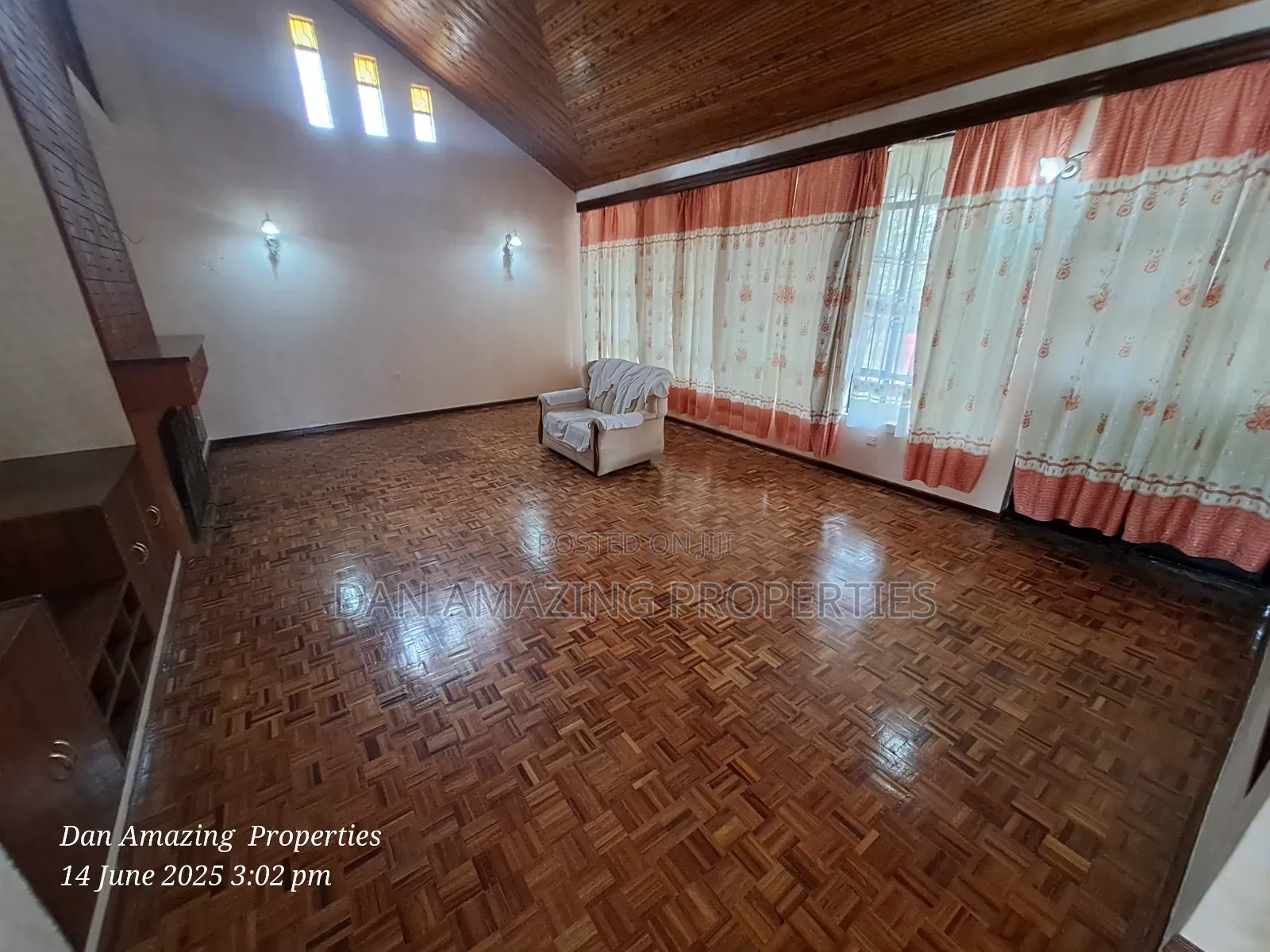 4bdrm Maisonette in Kamura On 1/2 Acre, Nkoroi for sale