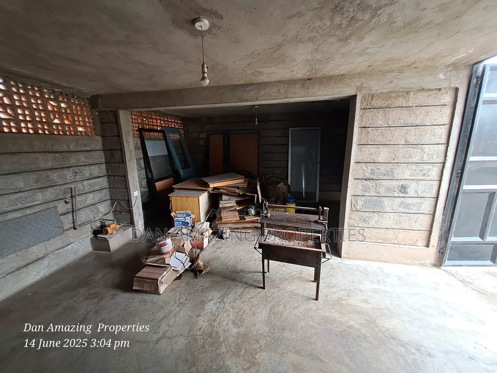 4bdrm Maisonette in Kamura On 1/2 Acre, Nkoroi for sale