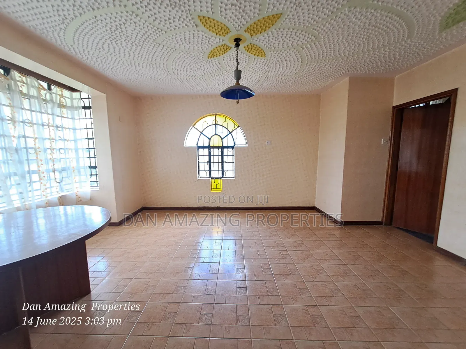 4bdrm Maisonette in Kamura On 1/2 Acre, Nkoroi for sale