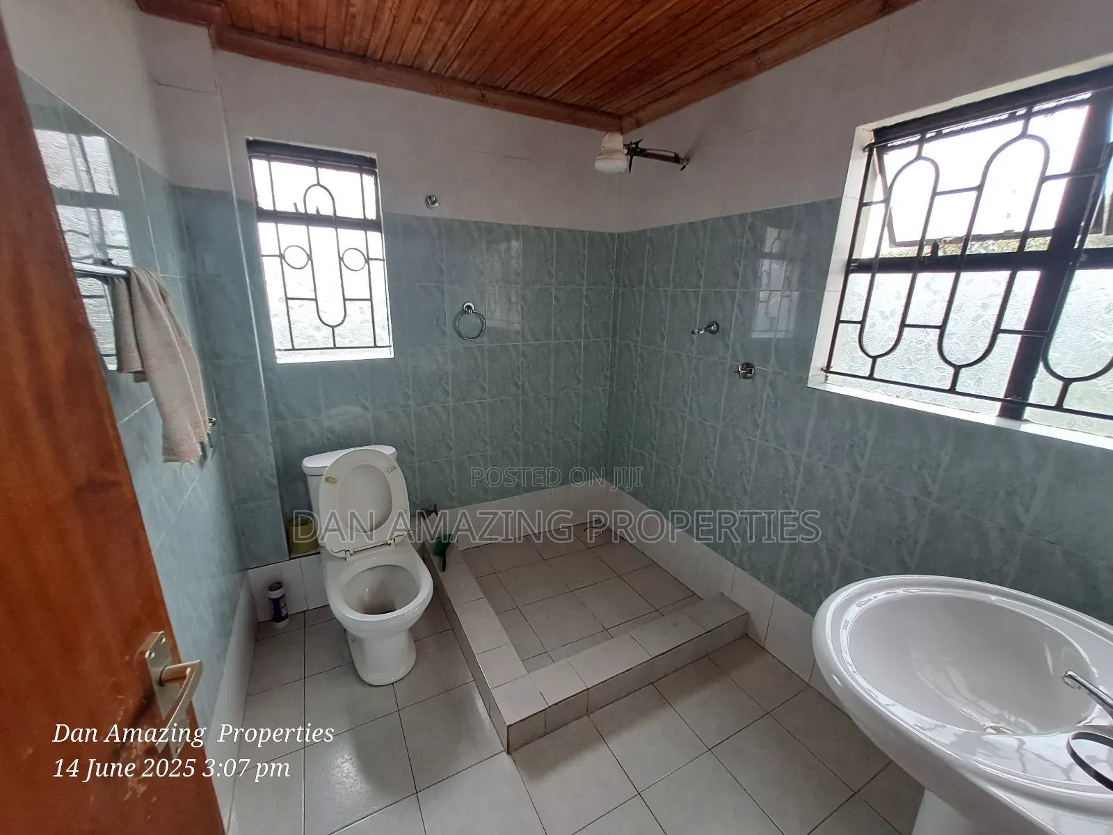 4bdrm Maisonette in Kamura On 1/4 Acre, Nkoroi for sale