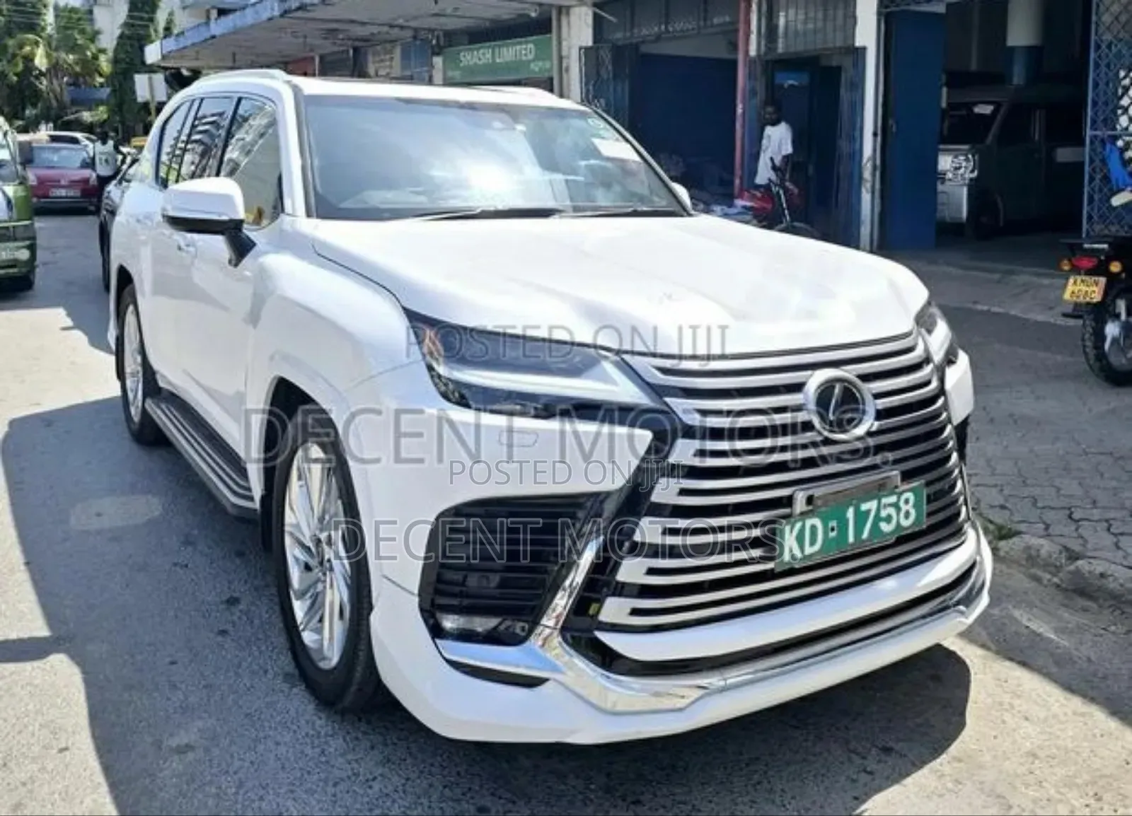 Lexus LX 2022 White