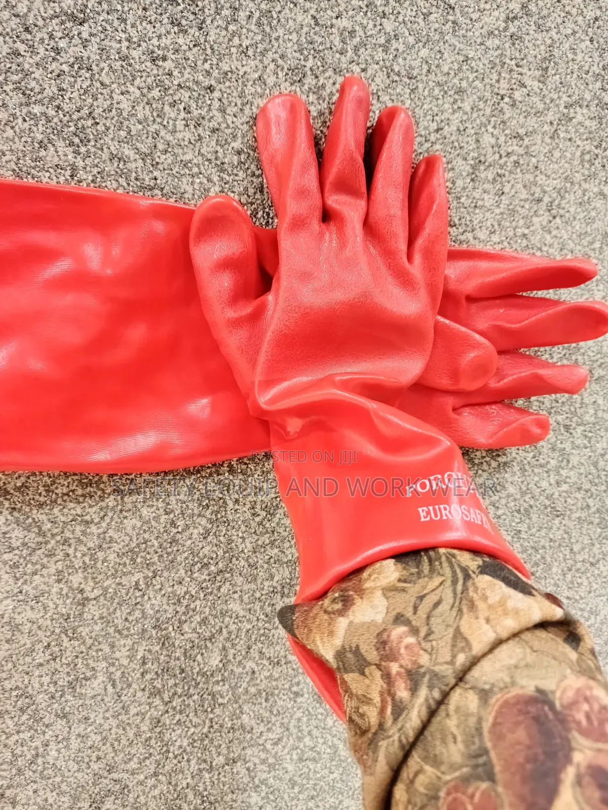 Red Pvc Gloves For Marine And Fish Processing Jobs.