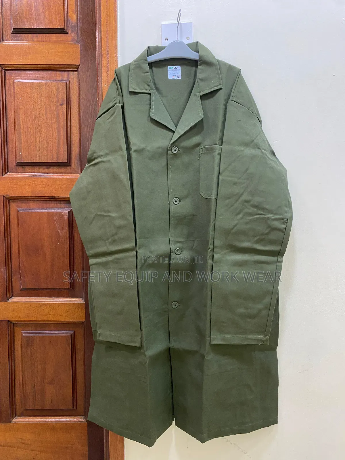 Safety Dust Coats For Inventory Teams.