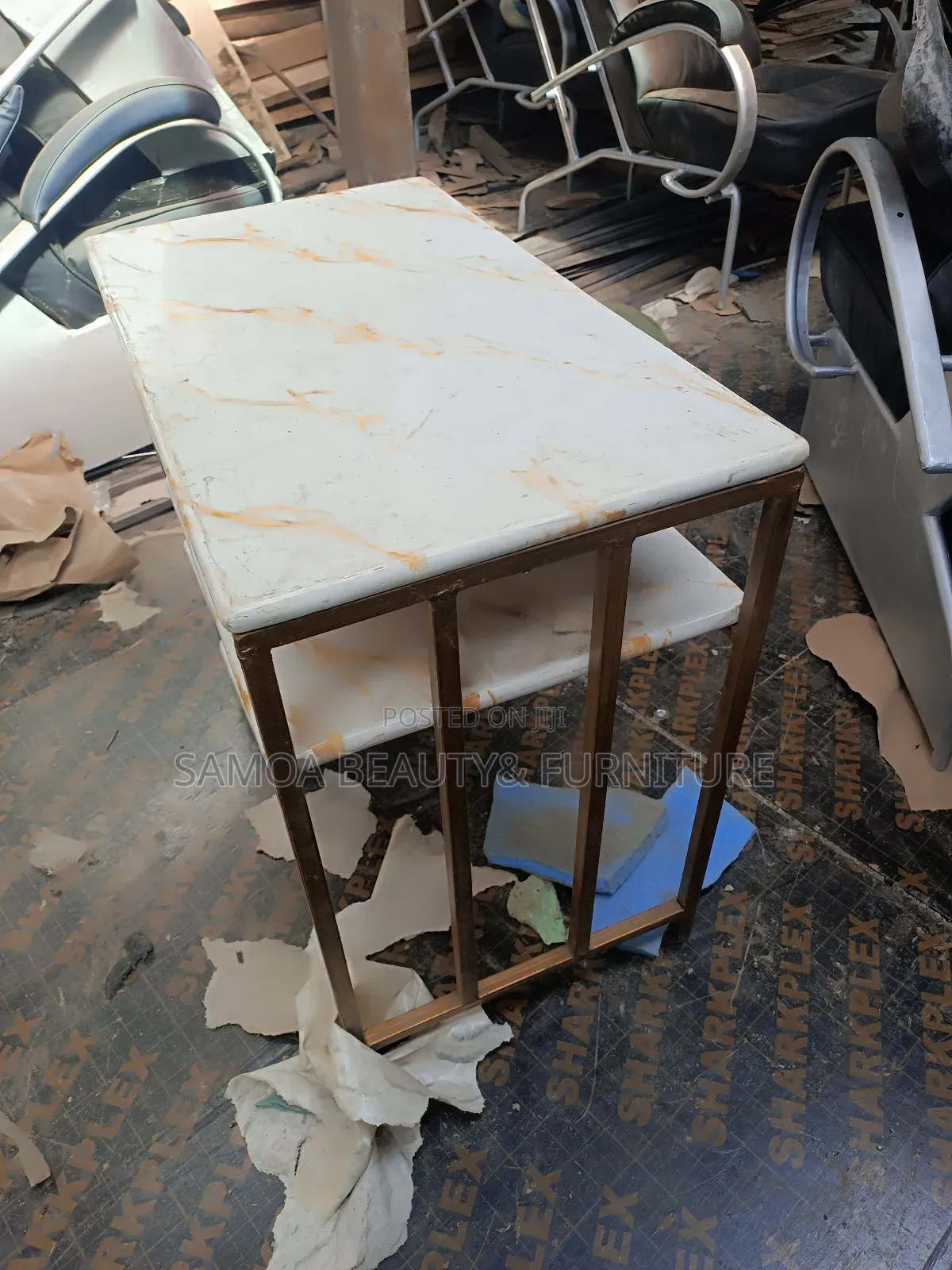 Manicure Table
