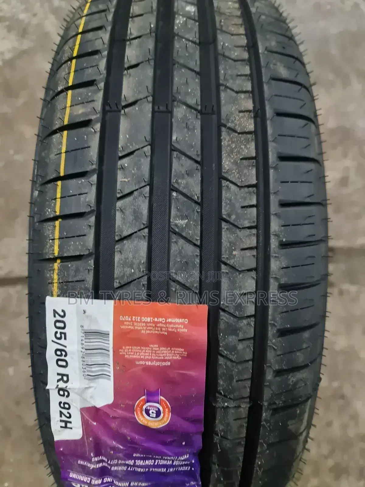 205 /60 R16 Apollo Tyres (New Technology)