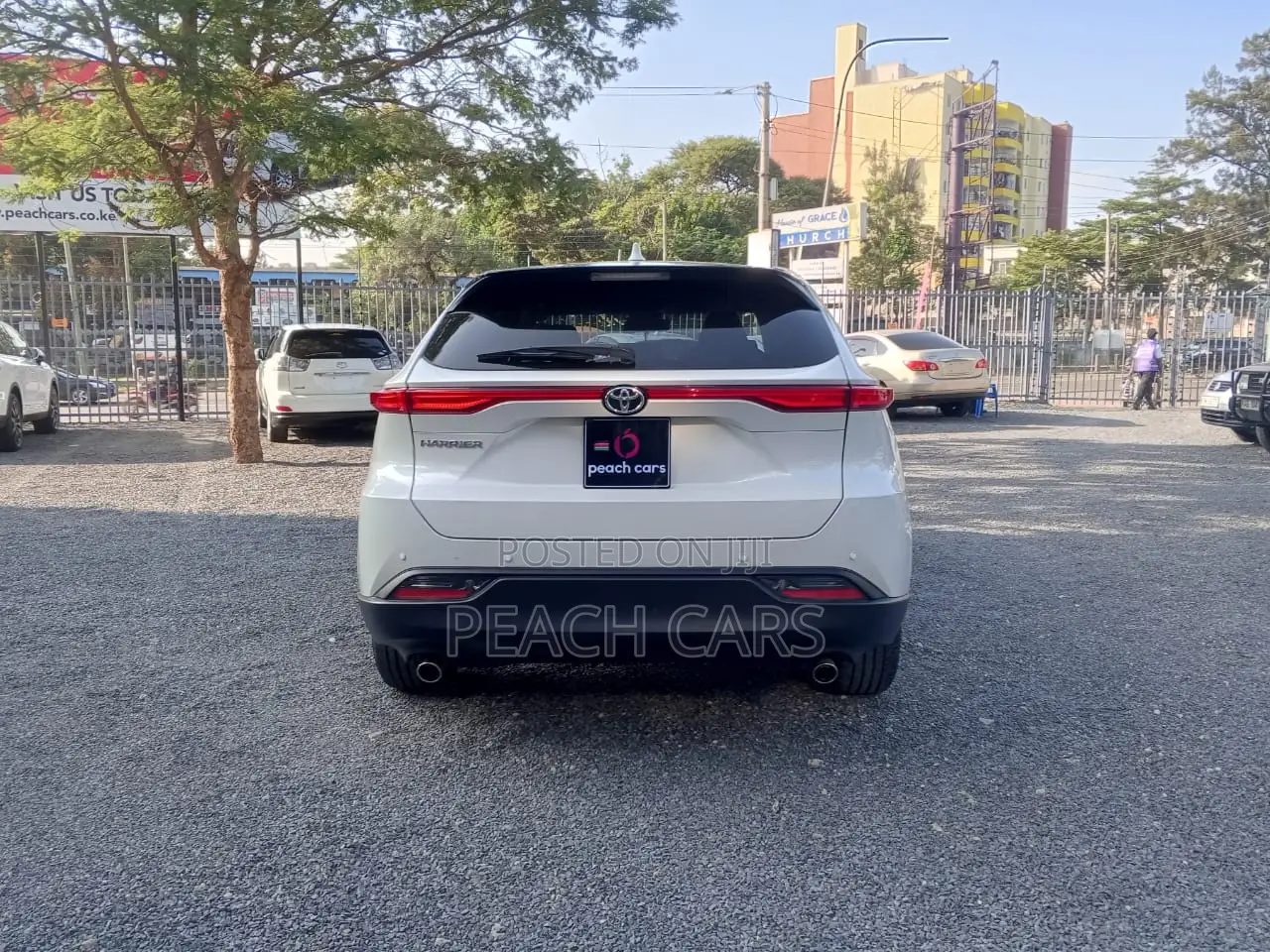 Toyota Harrier 2.0 2021 White