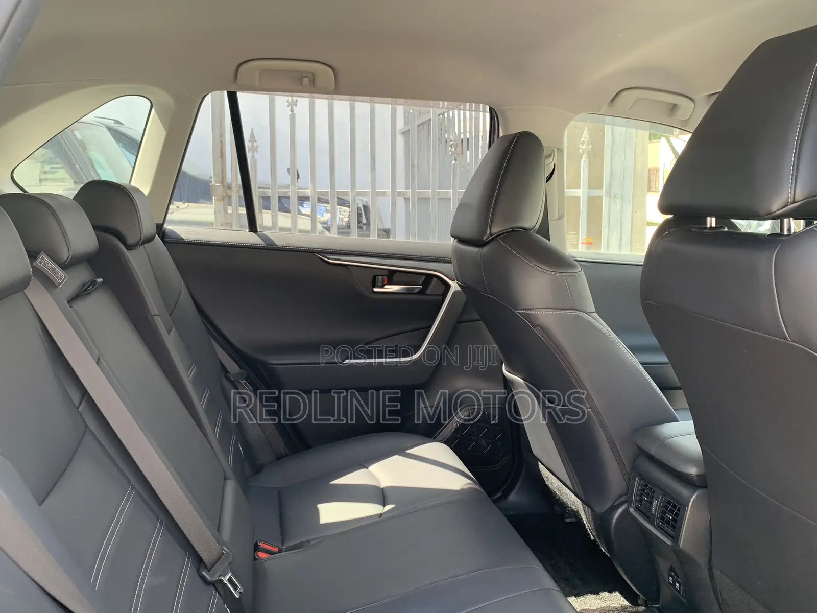 Toyota RAV4 LE FWD 2020 Blue