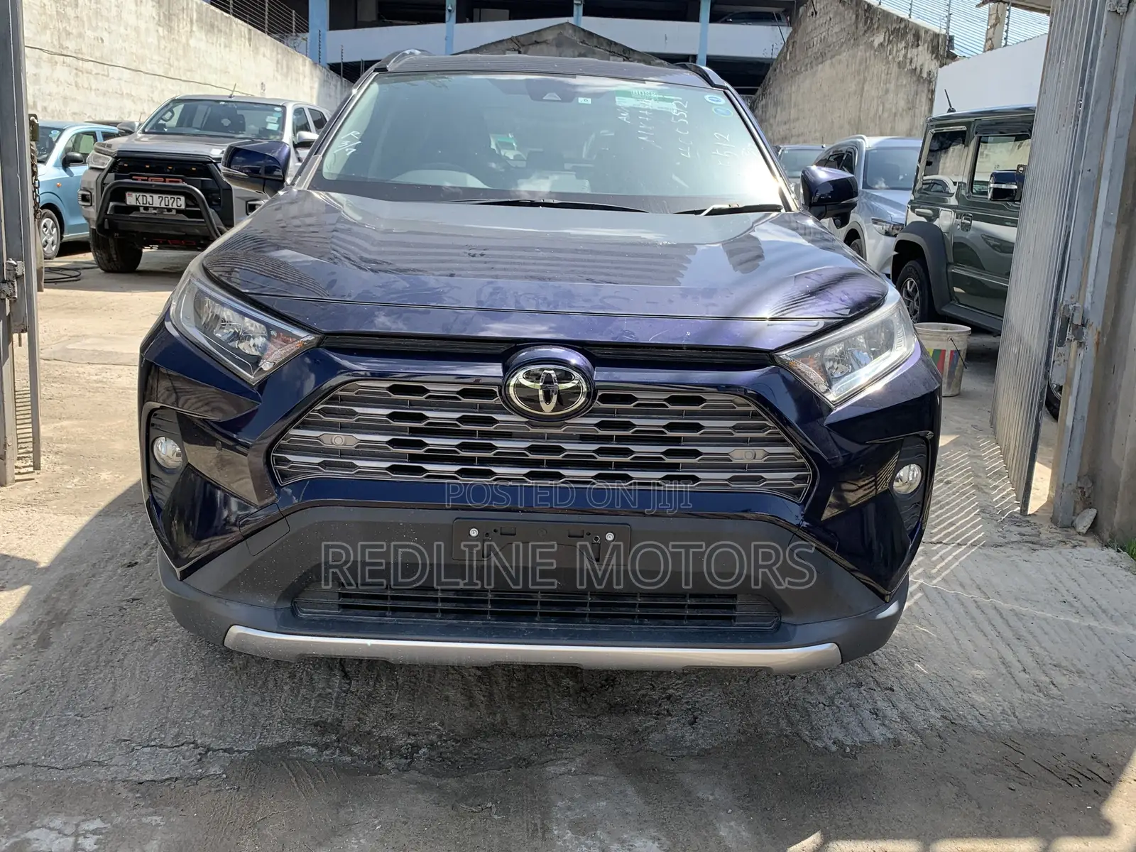 Toyota RAV4 LE FWD 2020 Blue
