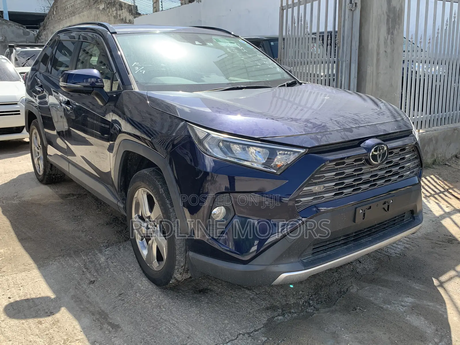Toyota RAV4 LE FWD 2020 Blue