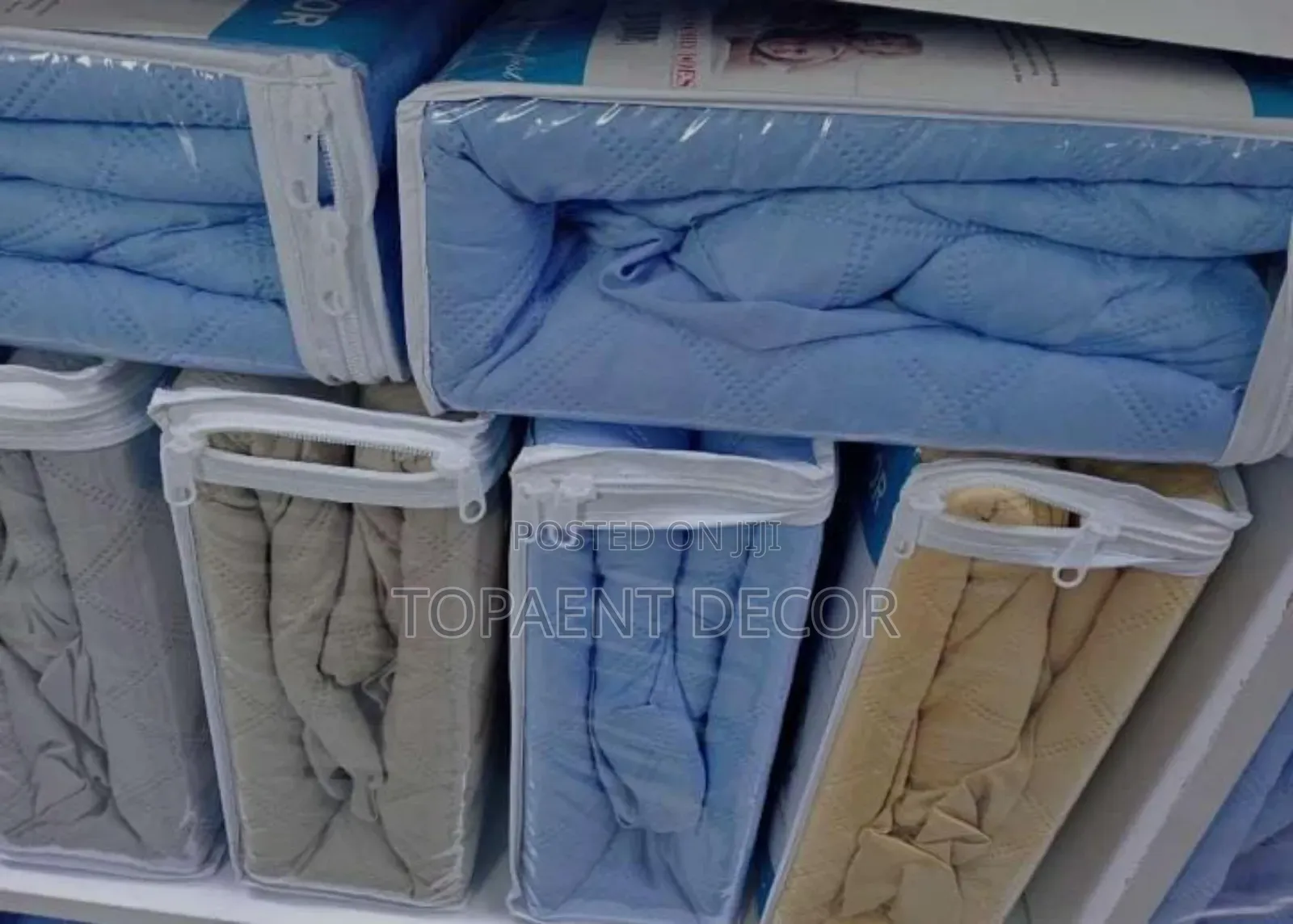 4by 6 Easy To Spread Waterproof Mattress Protector
