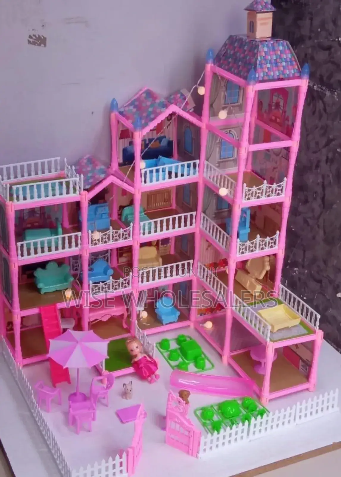 Big Doll House 
379 Pieces
Diy To Assemble