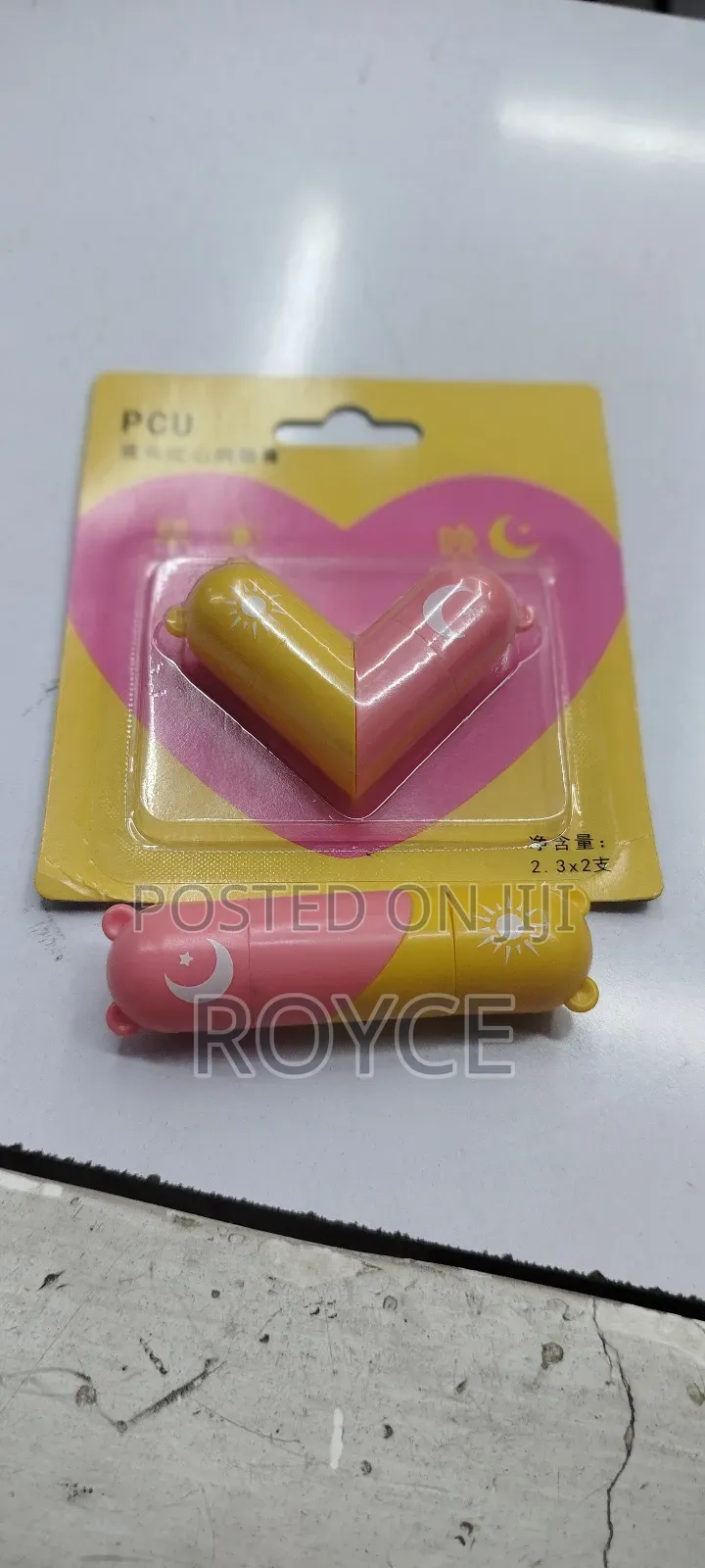 2 in 1 Day Night Moisturising Lipbalm