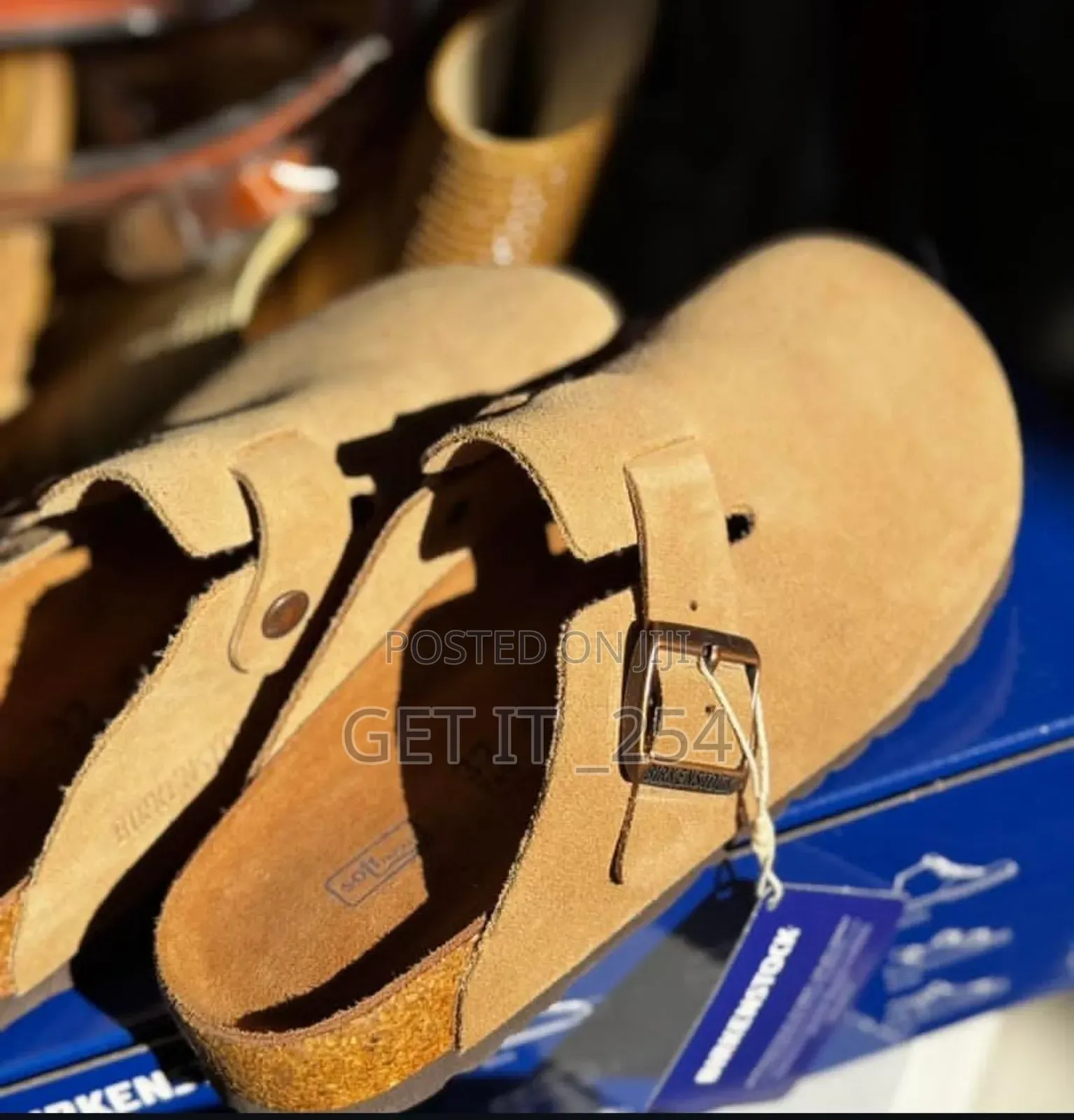 Birkenstock Clogs 🔥

Quaity/Branding ✅

Sizes:40_44