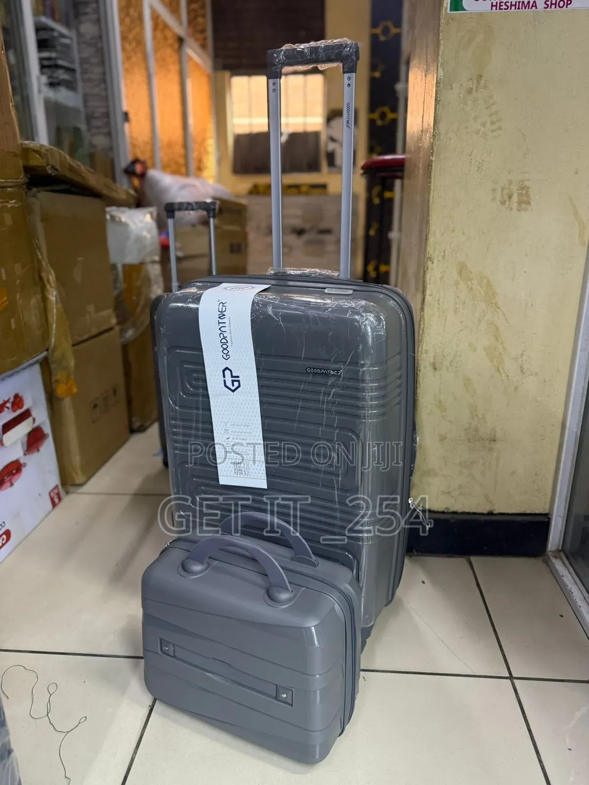 2 In 1 Medium Size Rubber Suitcase (62cm ) With A Beaut