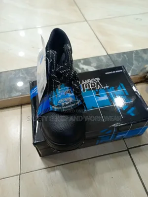 Vaultex Safety Boot With Maximum Grip.