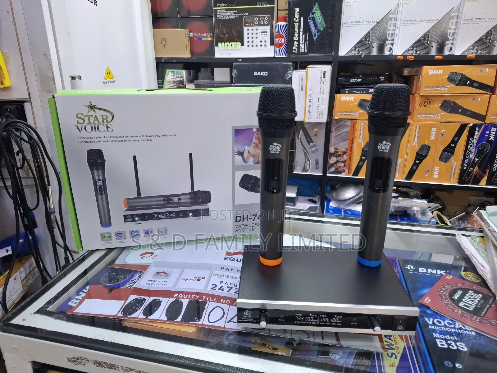 Starvoice Dh-744 Wireless Microphone