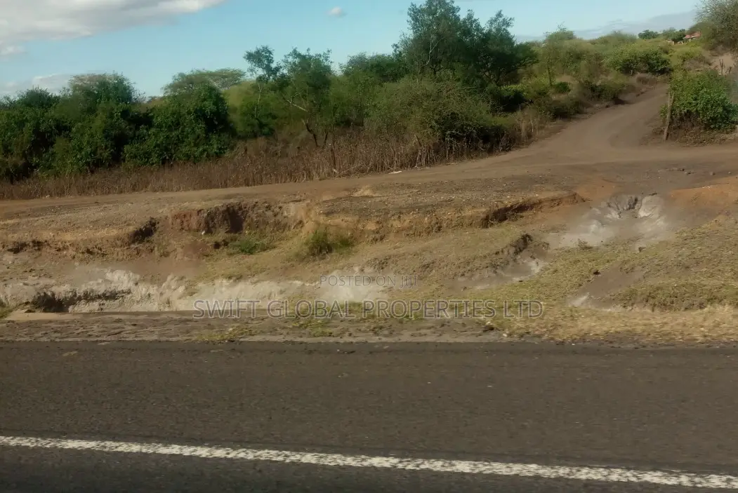 1500 Acres in Voi on Mombasa-Nairobi Highway Is for Sale