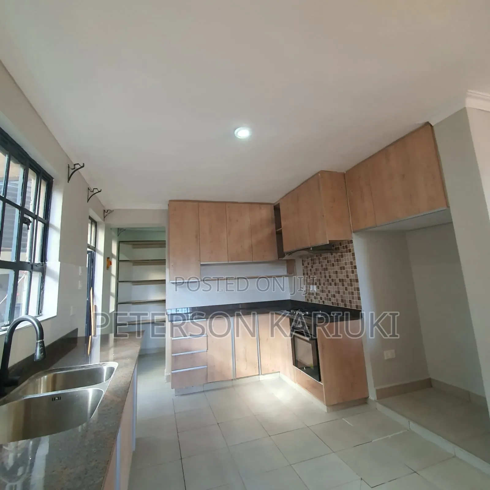 6bdrm Maisonette in Kibiko, Kibiku for rent