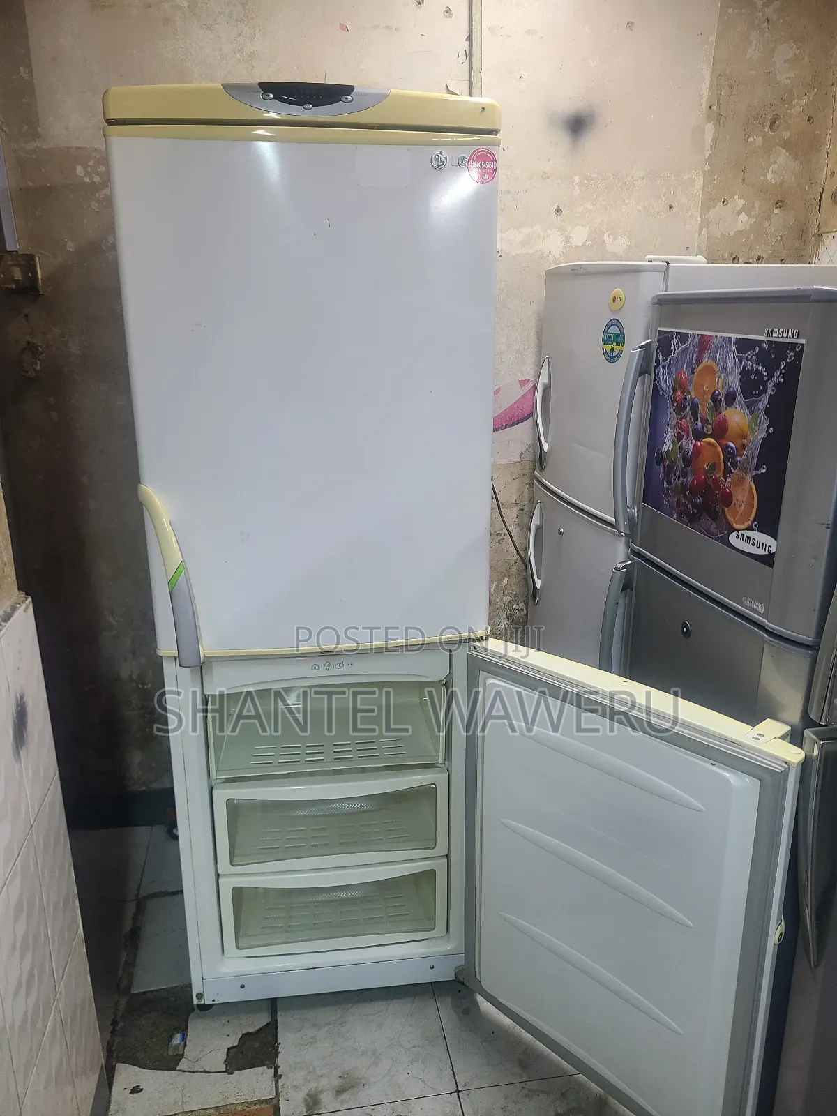 340 Bottom Xuk Refrigerator/ Frost at Free White