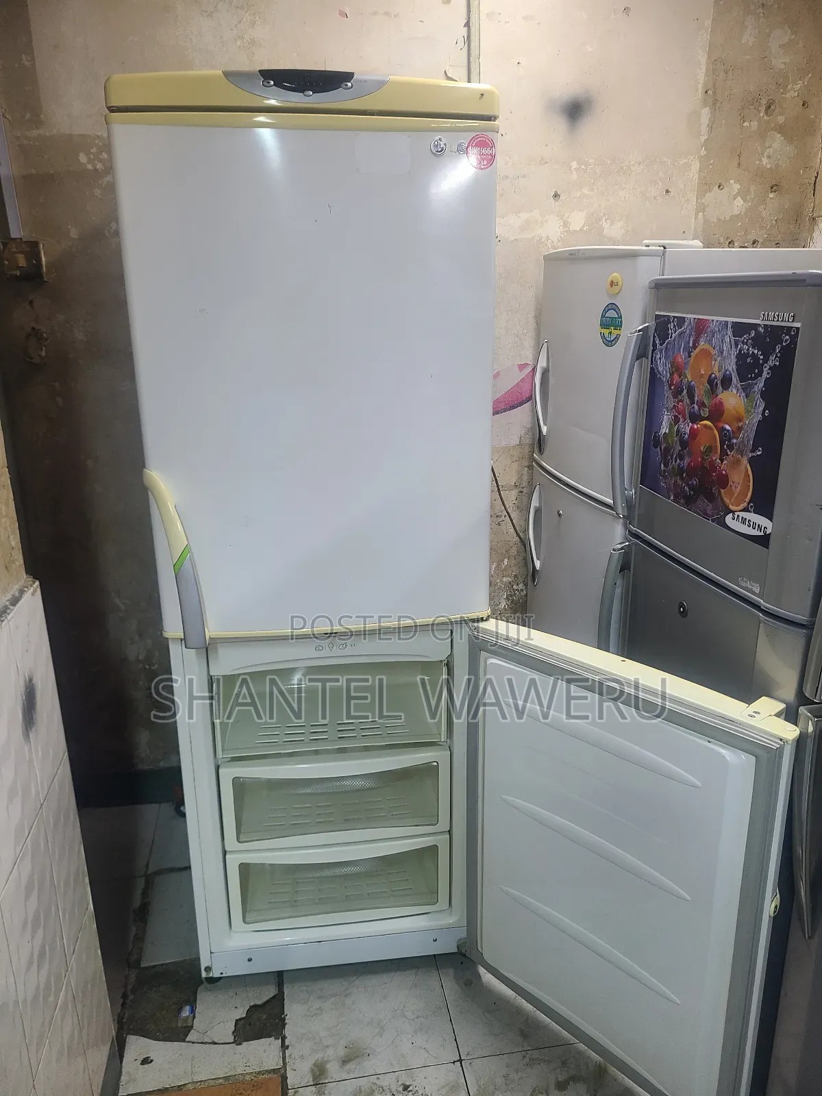 340 Bottom Xuk Refrigerator/ Frost at Free White