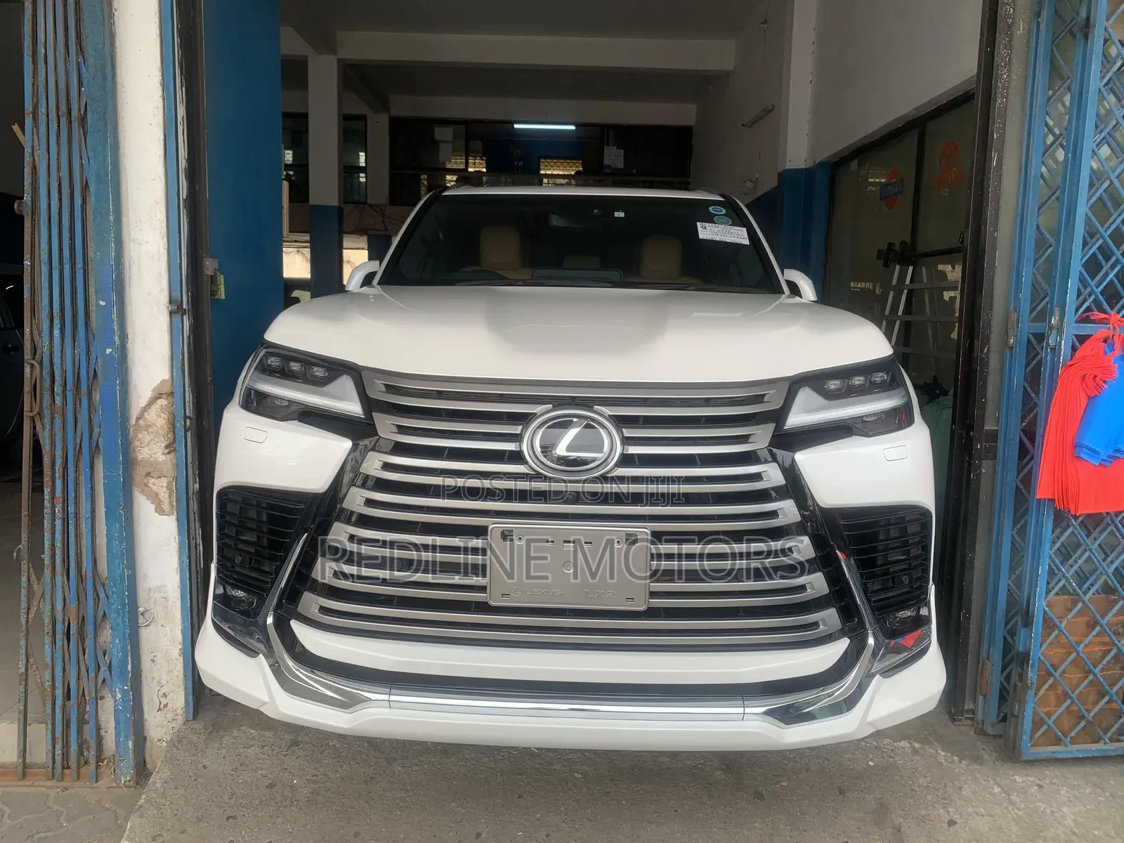 Lexus LX 2023 White