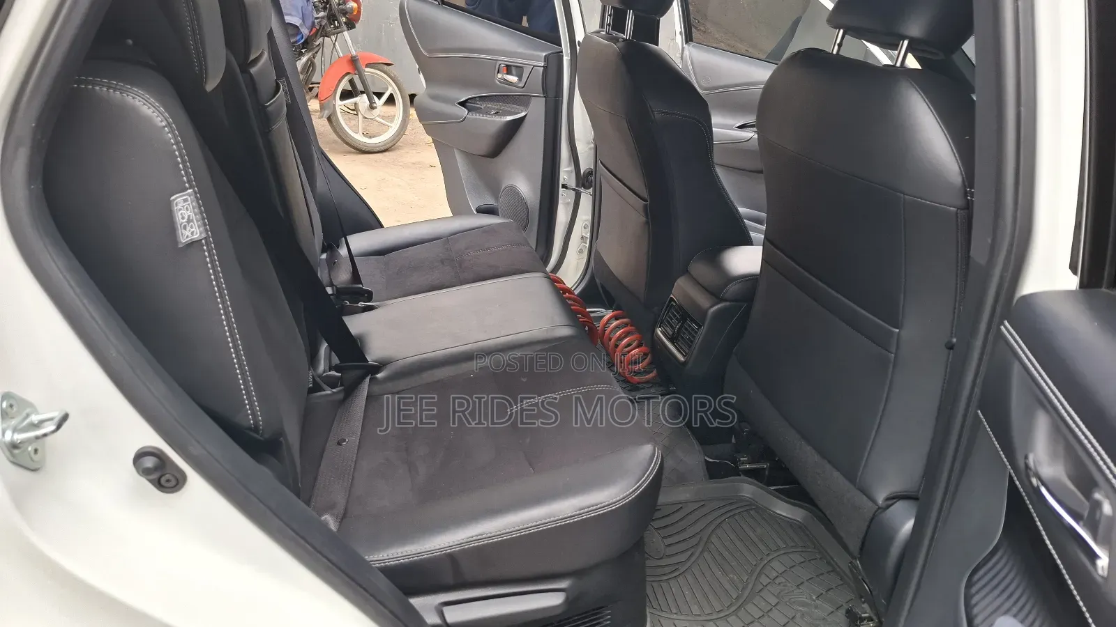 Toyota Harrier 2.0 2018 White