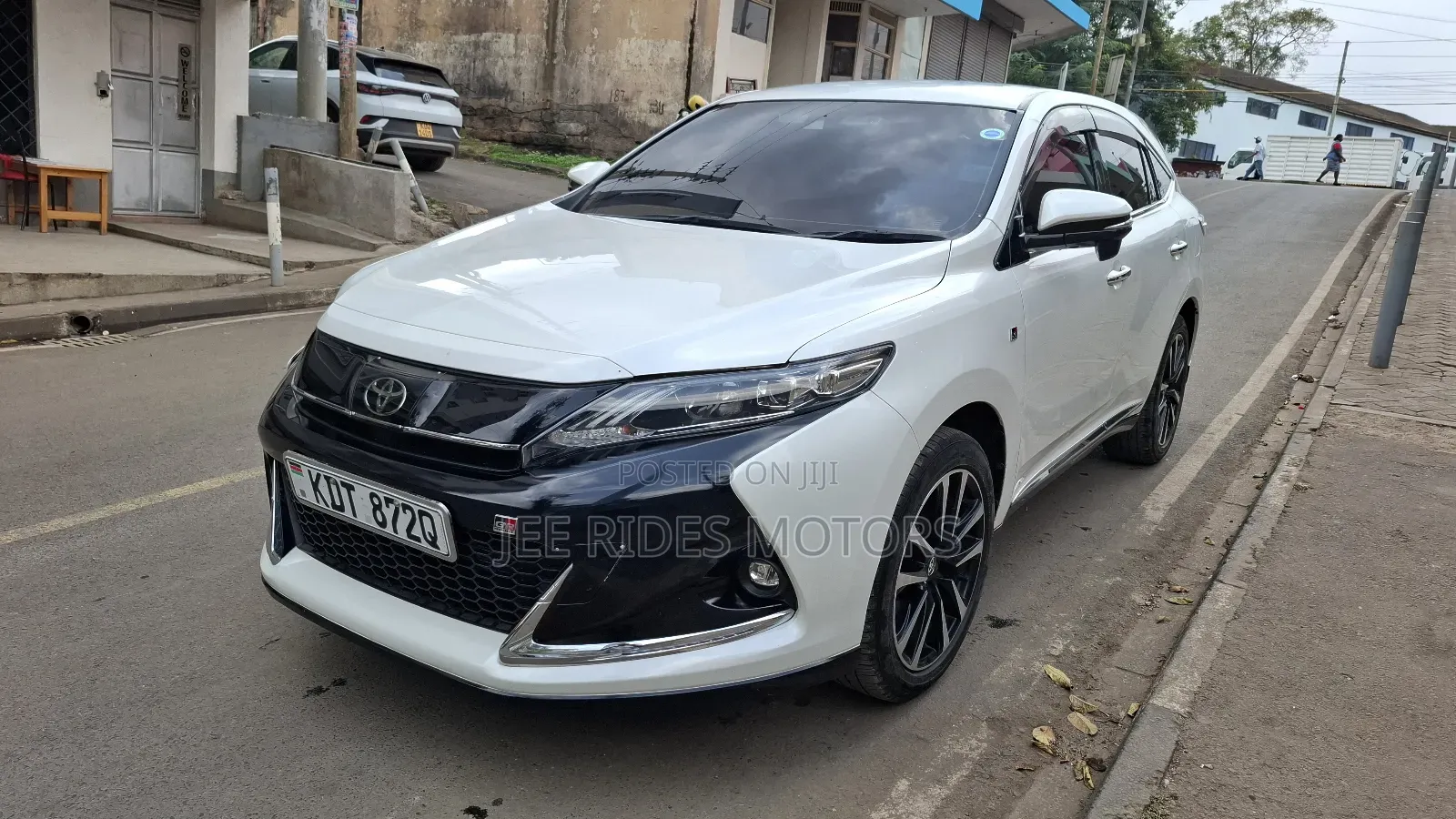 Toyota Harrier 2.0 2018 White