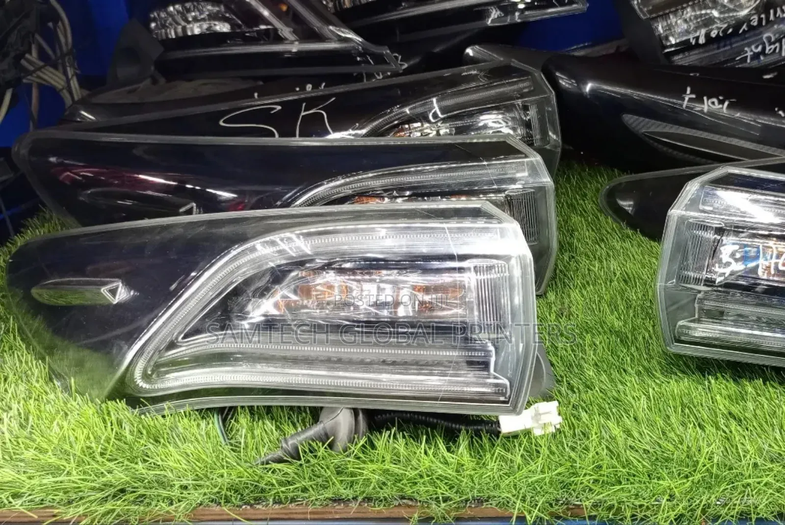 Luxury Class Ex Japan Toyota Harrier Left Backlight