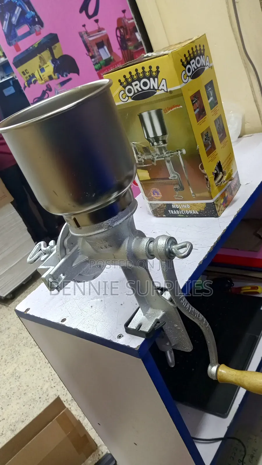 Affordable Corona Manual Spicey Grinder / Spicey Grinder
