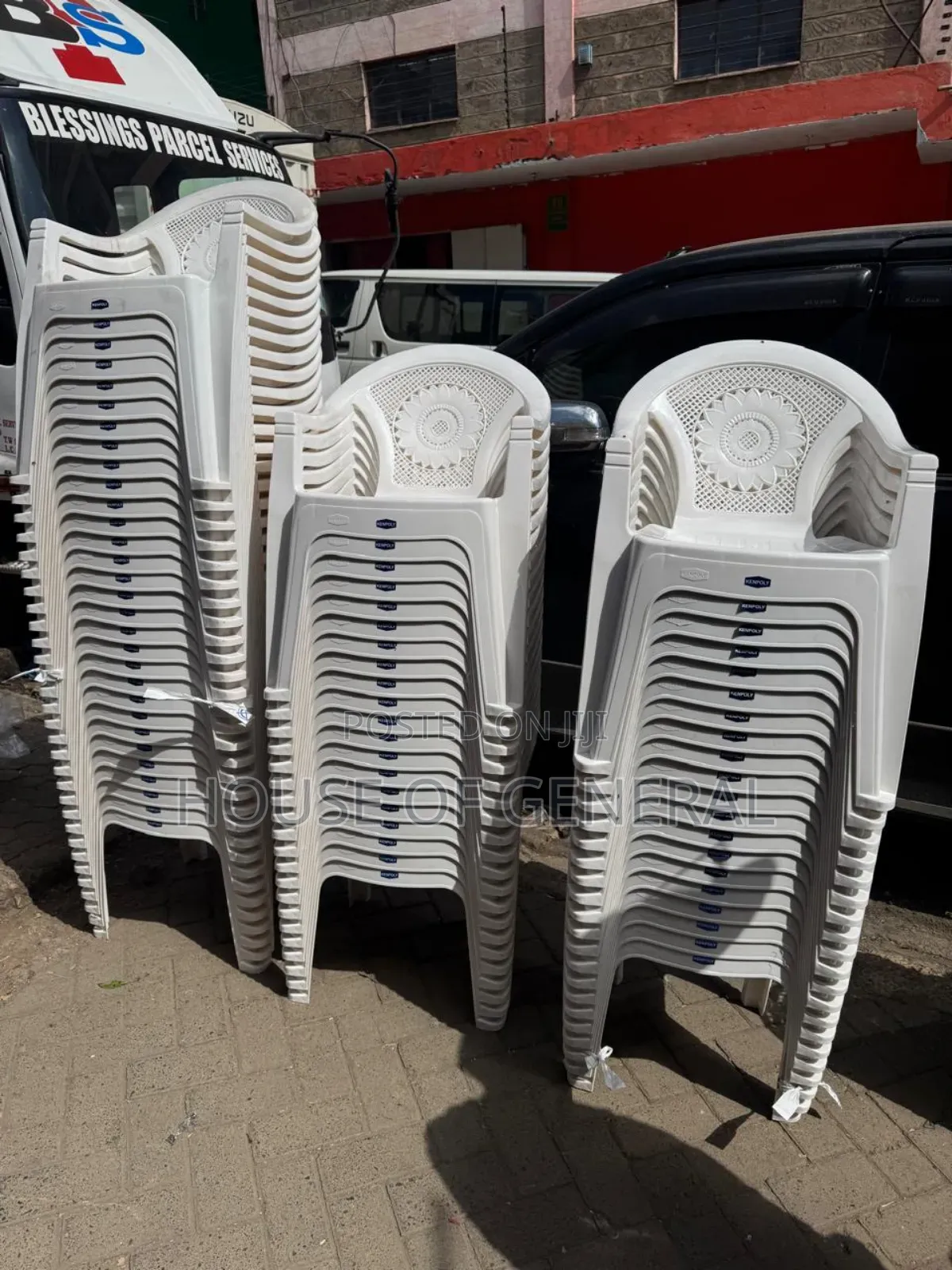 White Kenpoly Plastic Chairs With Arms.Strong Plastic Chair
