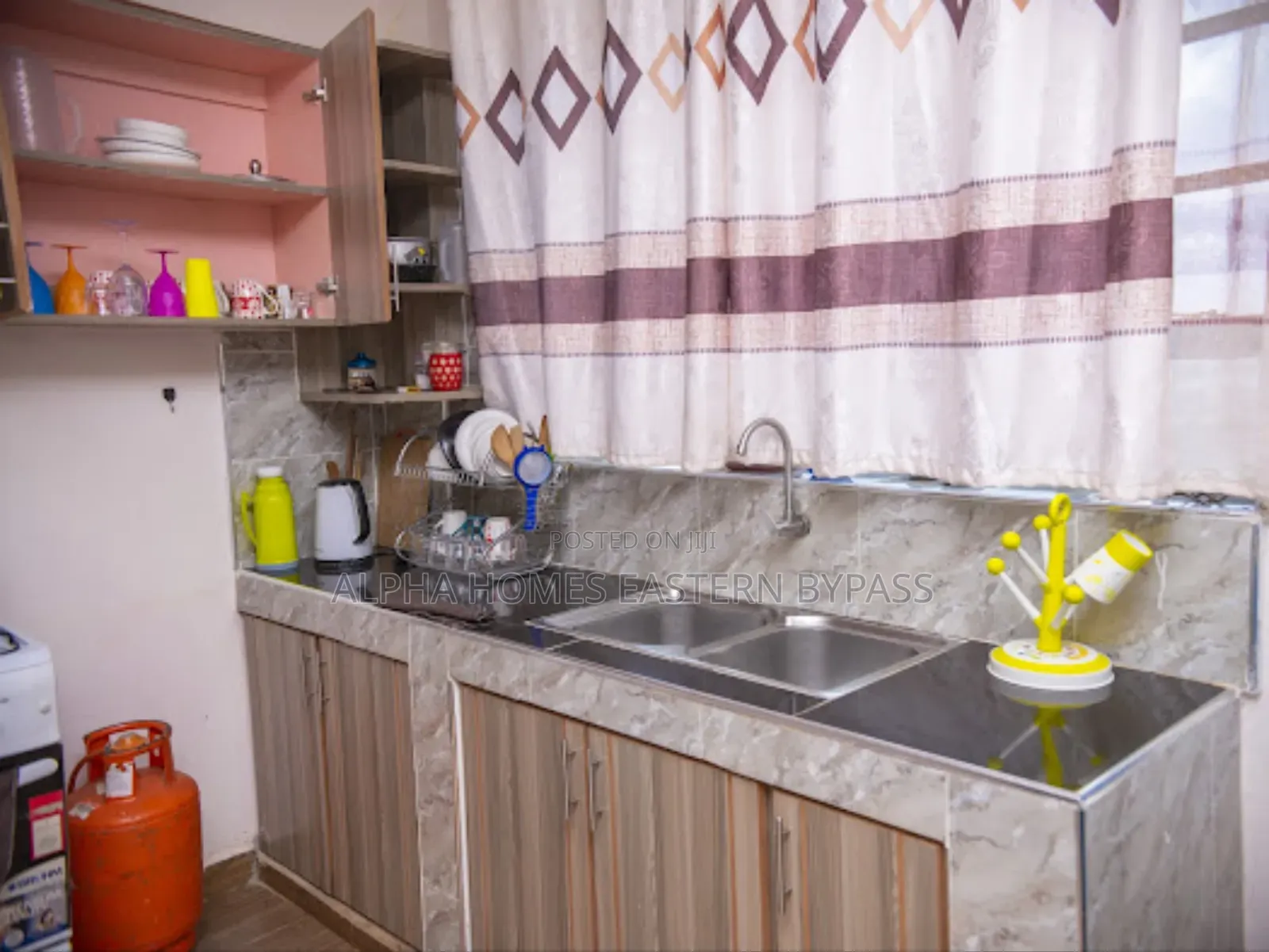 Luxurious Penthouse With Stunning Views Along Eastern Bypass