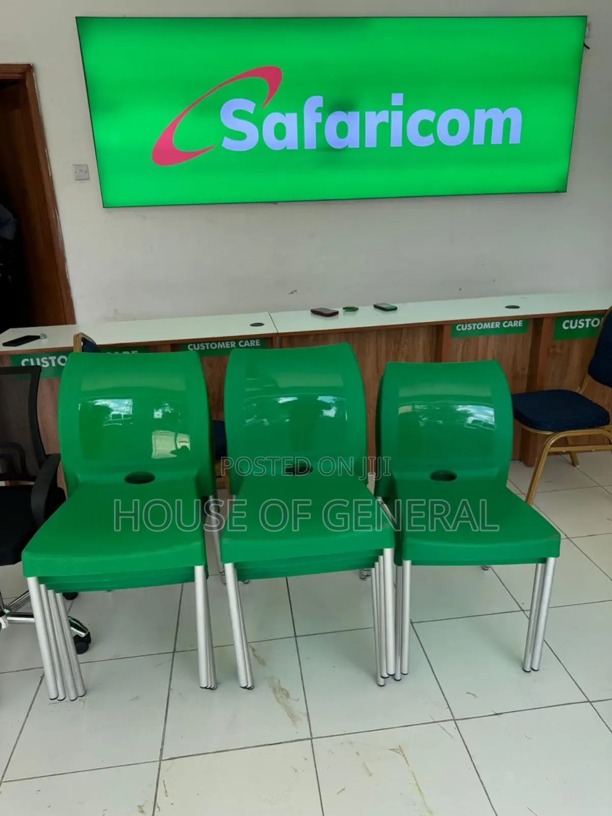 Bright Green Armless Plastic Chairs.Good Quality Chairs