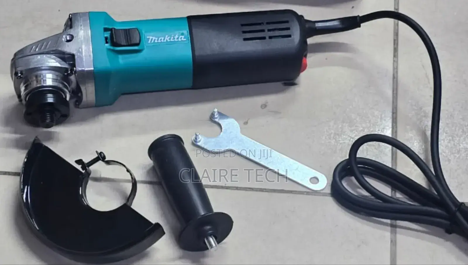 Makita Powerful 4.5 Inch Angle Grinder.