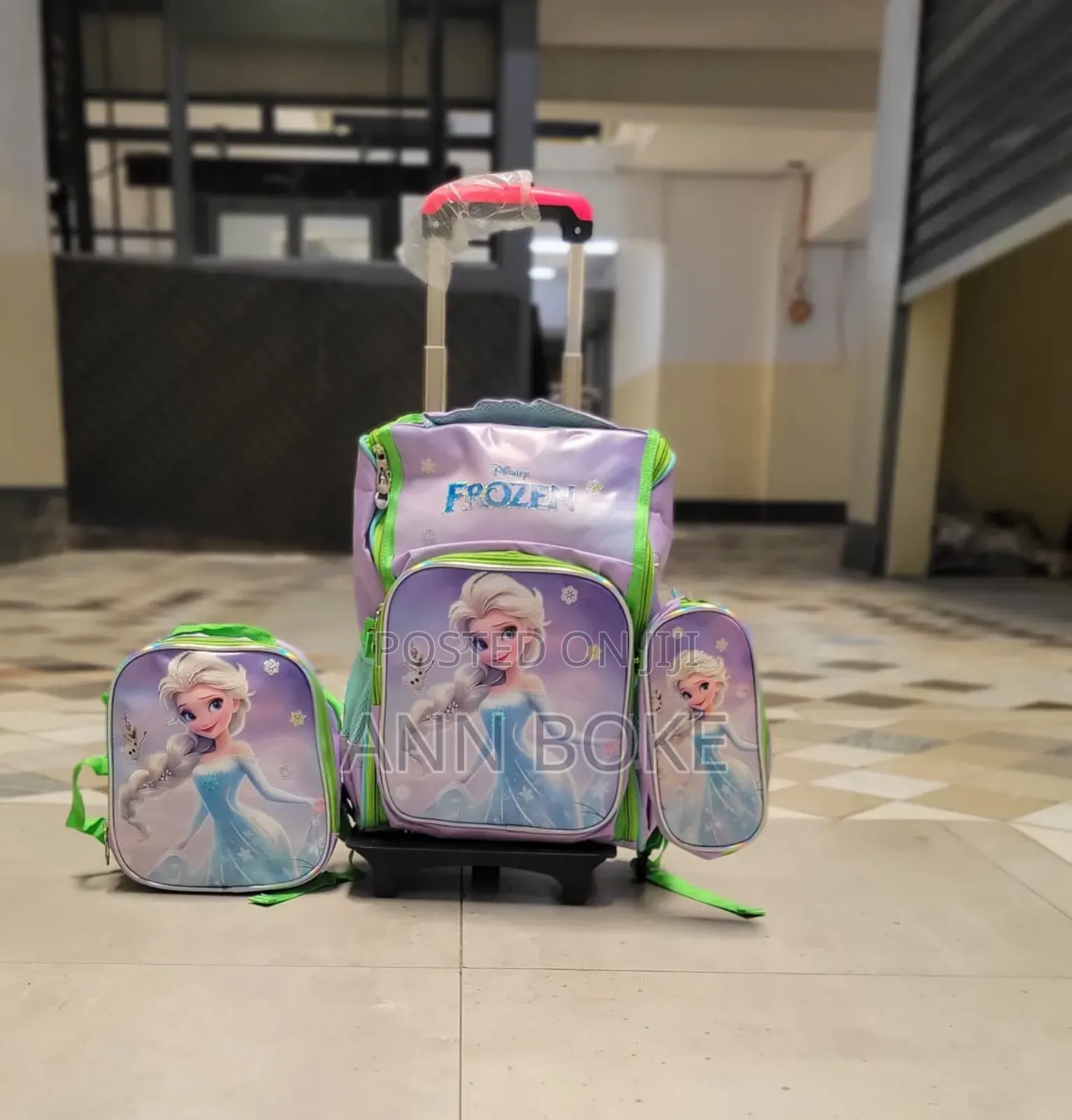 *3 in 1 Trolley Bags*
Suitable for Grades 2-8.